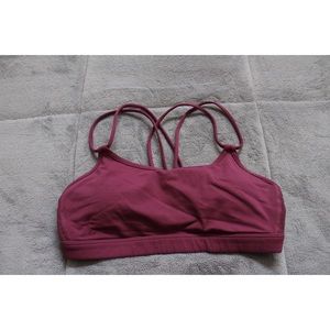 Lululemon maroon sports bra